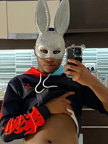 RYON LEE sexy model image