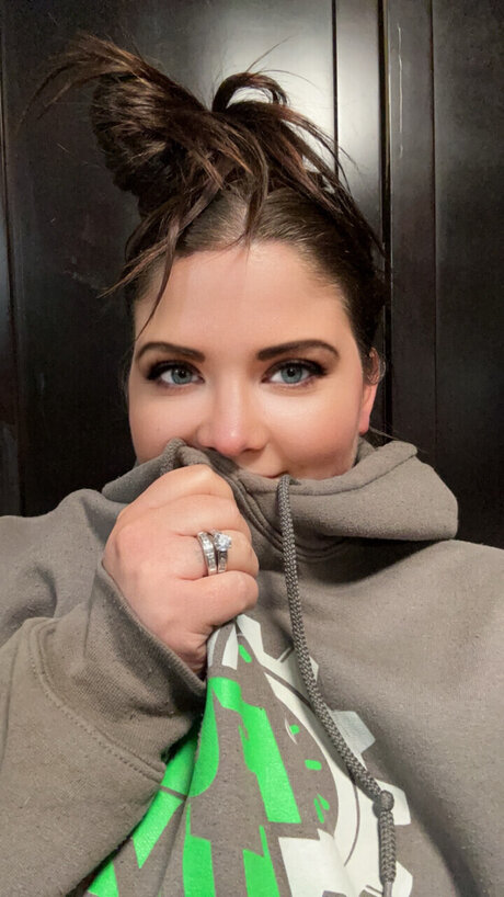 Shymomof3VIP pornstar nude img