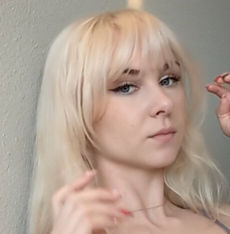 iuna wager sexy model archive