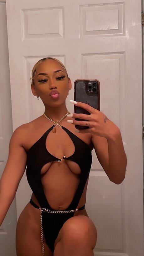 Foreign 4Rarri naked pornstar gallery