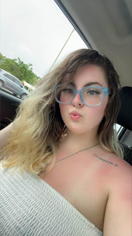 SnowBunny Des_ star xxx image