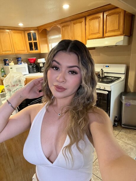 bbrit model hd images