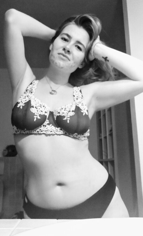 Sexylovely17 model free gallery