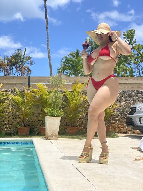 Jazm n Montilla hd actress photo