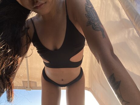 Thxda model pretty pic