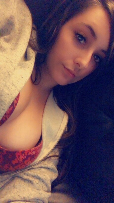 Jbbeeexoxo sexy pornstar pics