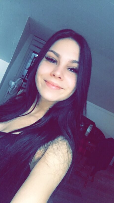 Naugthylee pornstar naked img