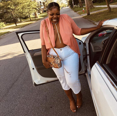 Muva25 model nudes gallery