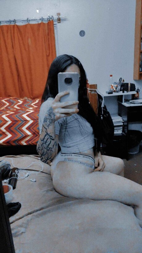 Gyaaal top profile image