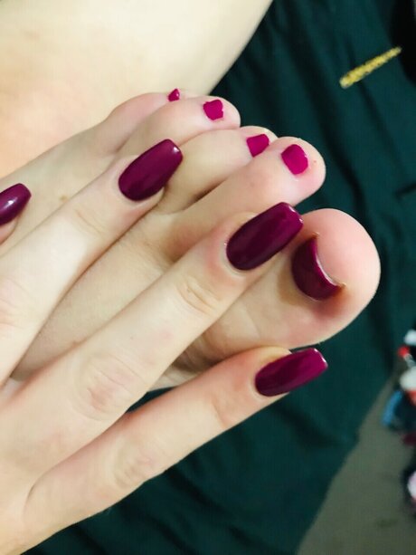 SweetFeet high quality actress picture