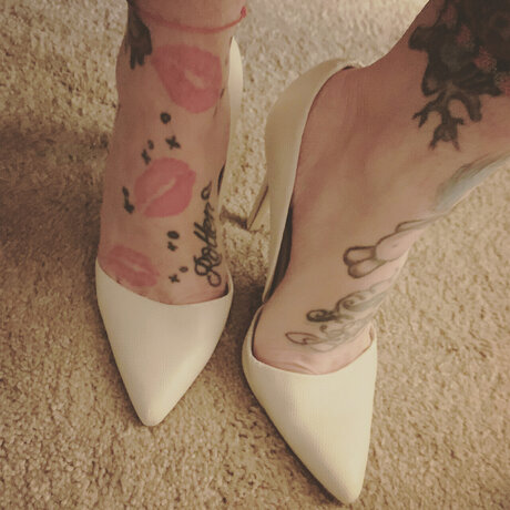 Tattooed Tootsie hot actress img