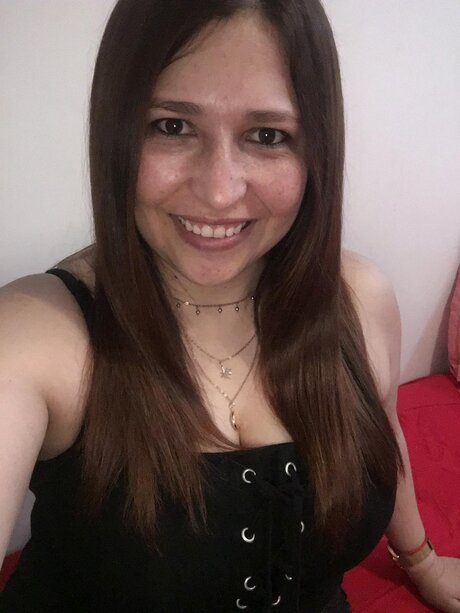 Romina Pe a beautiful model image