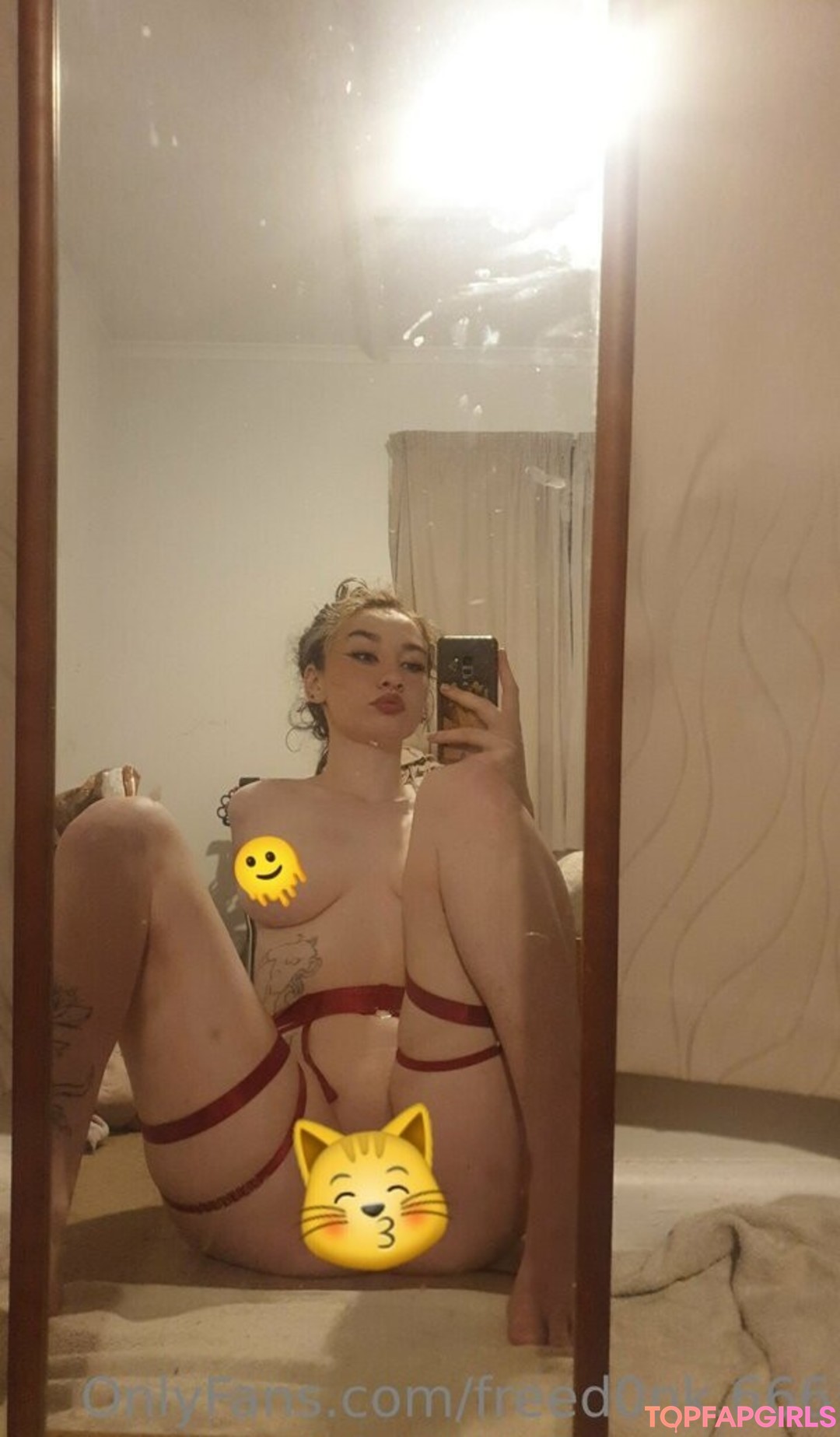 freed0nk 666 naked pornstar photo