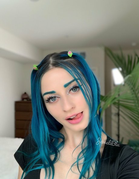 freejewelzblu xxx actress gallery