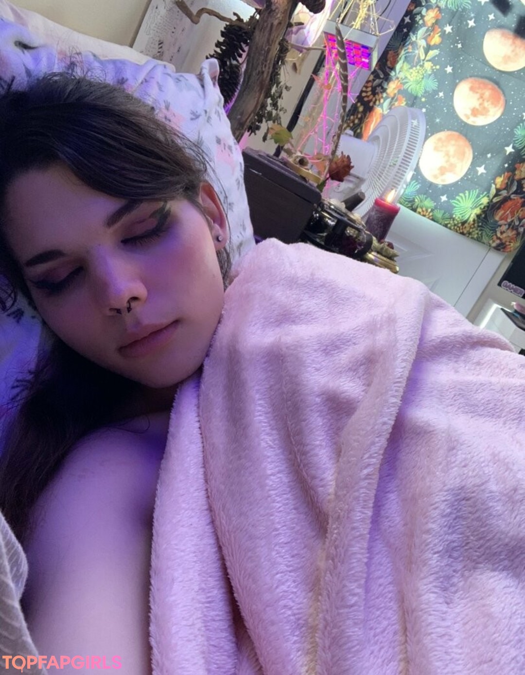 cutiekatw nude pornstar img