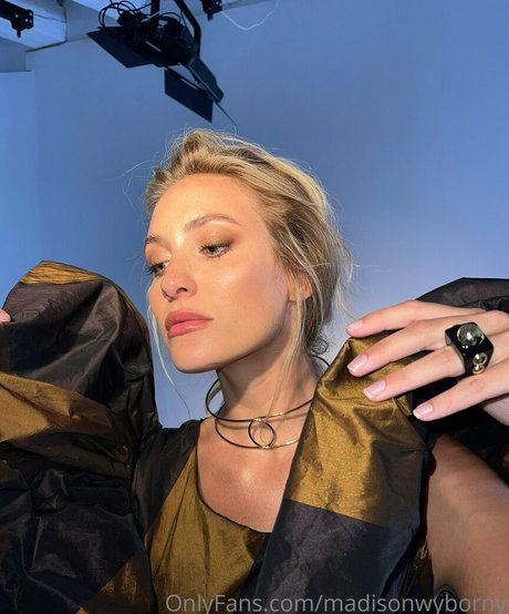 lucy love98 star sexy pic