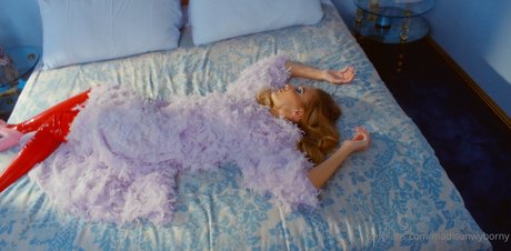 lucy love98 sex actress picture