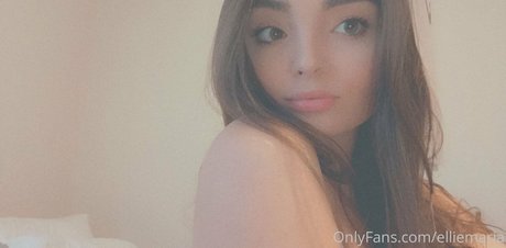 elliexlovely naked actress images