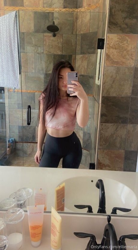 elliexlovely hot pornstar image