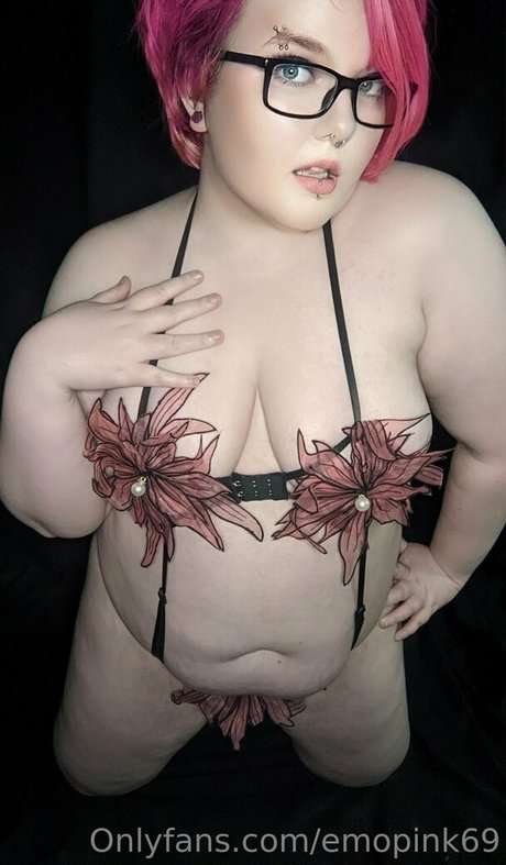 emo trans onlyfans adult pics