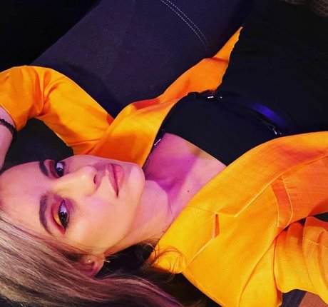 laure bv pornstar free pics