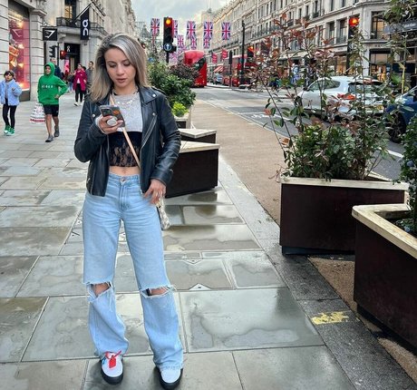 laure bv perfect model gallery