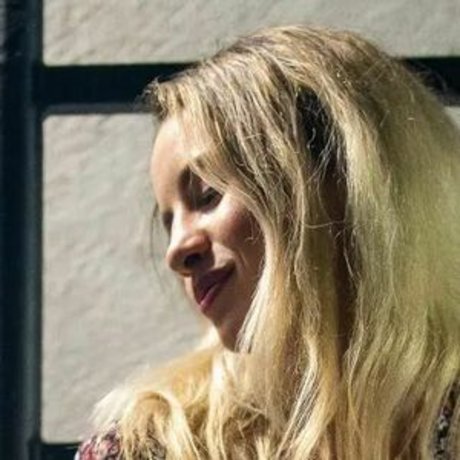 laure bv model sexy img