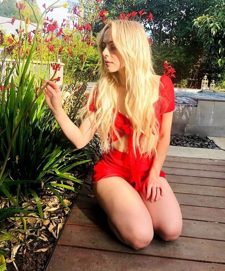 Madilyn Bailey pornstar art photos