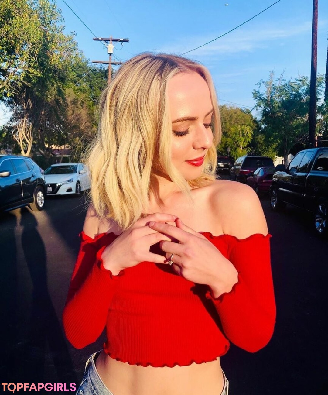 Madilyn Bailey model img