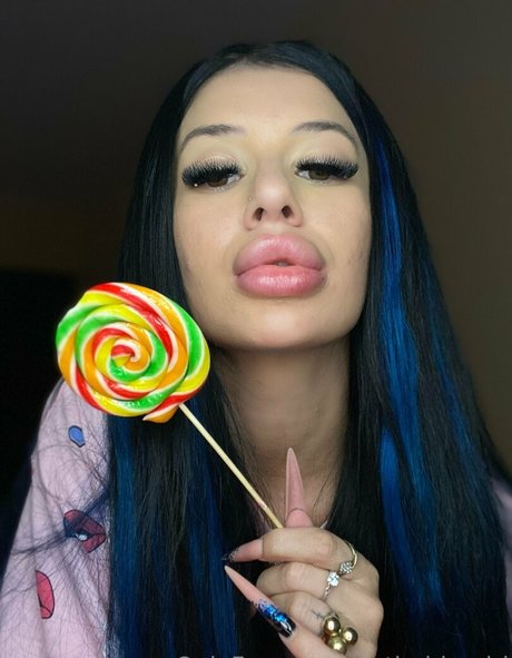 hotbabbygirl naked model galleries