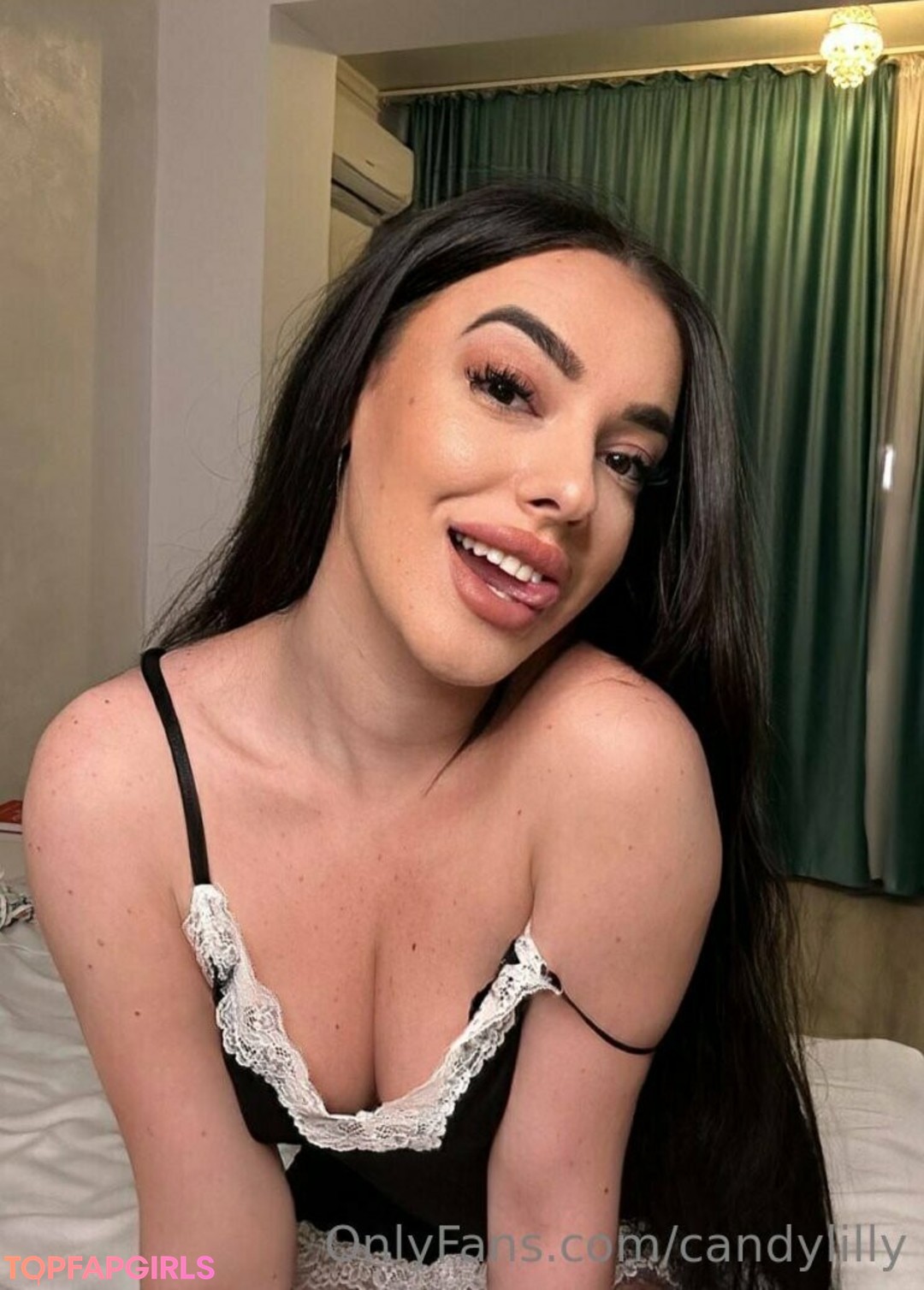 candylilly naked pornstar pic