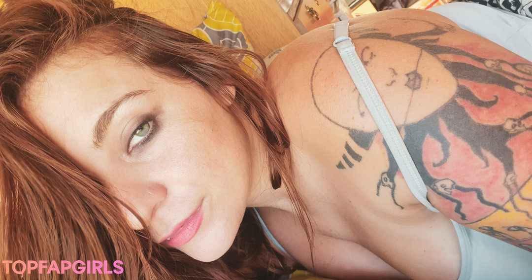 outside onlyfans naked photos