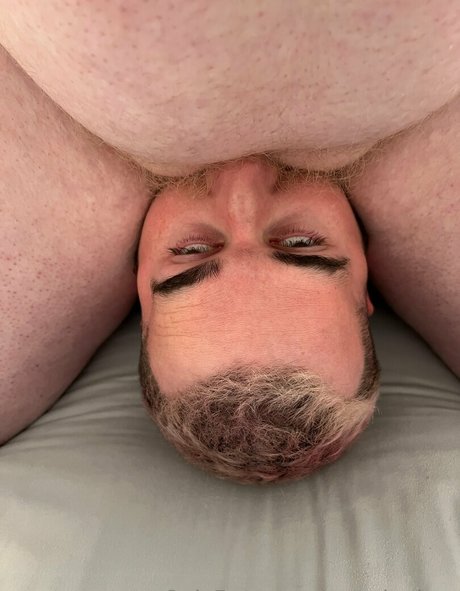 roaminghog pornstar naked photo