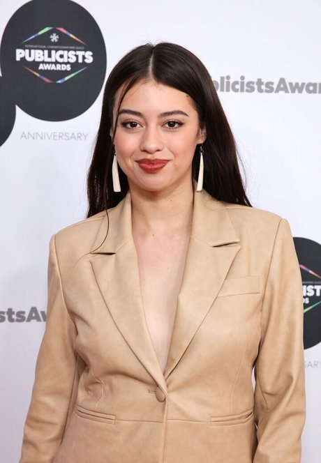 Amber Midthunder star pornographic img