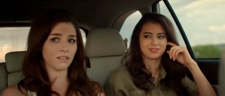 Amber Midthunder pretty model pictures