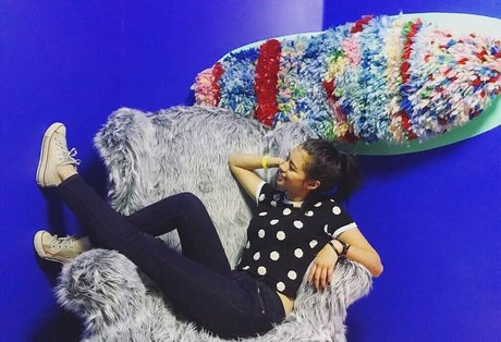 Amber Midthunder erotic model pictures