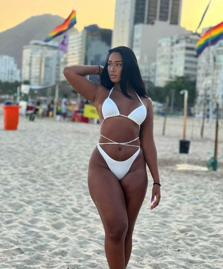 Thaynunes model nice galleries