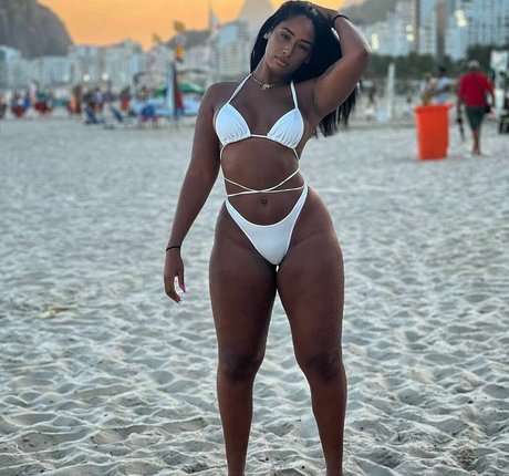 Thaynunes high quality pornstar pictures