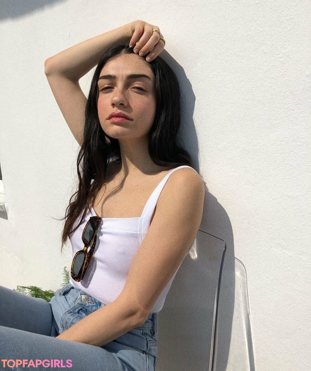 Hazar Erguclu beautiful star picture