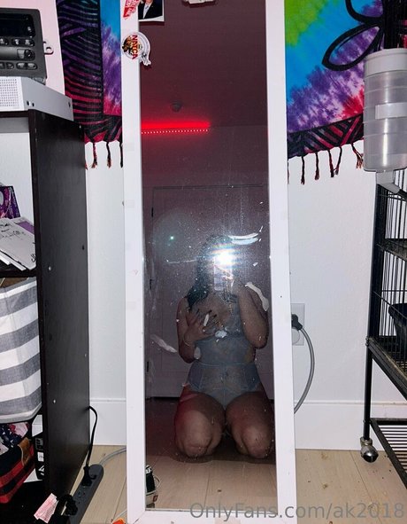 ak2018 pornographic model photo