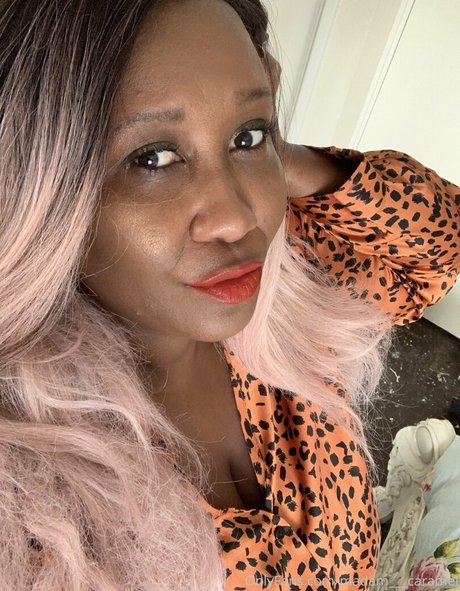 madam___caramel high quality pornstar pics