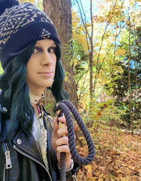 topinaciri model high quality photo