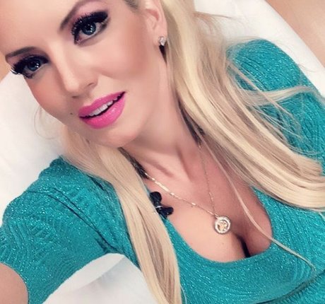 bodybuilder male onlyfans hot nude archive