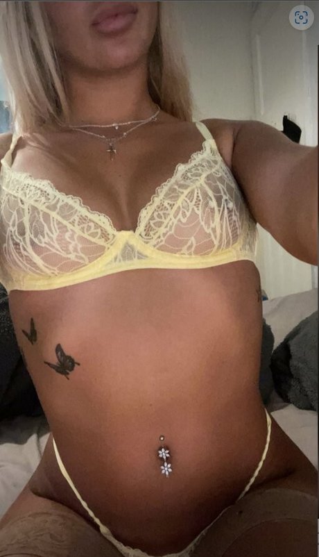 Josie Broom model pornographic photos