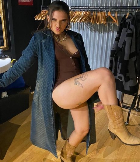 Mae Muller perfect pornstar picture