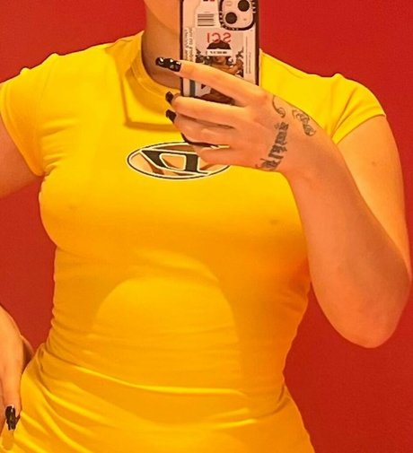 Mae Muller pornstar perfect image