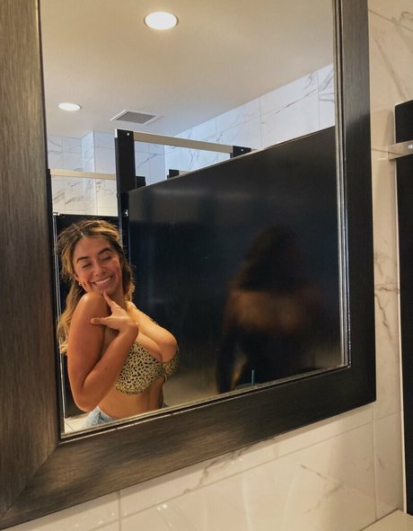 Nilaiyah Rey model nude photos