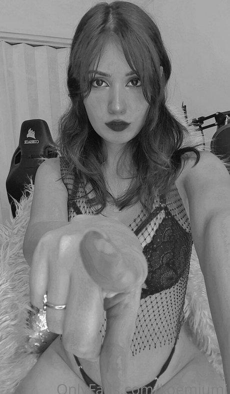 Koemiumi model porn gallery