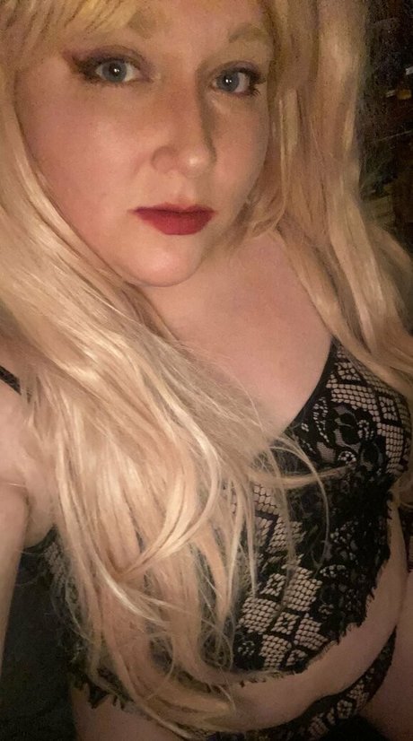 sourpanda69 beautiful model pic