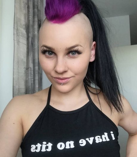 VMissyB pornographic actress pictures